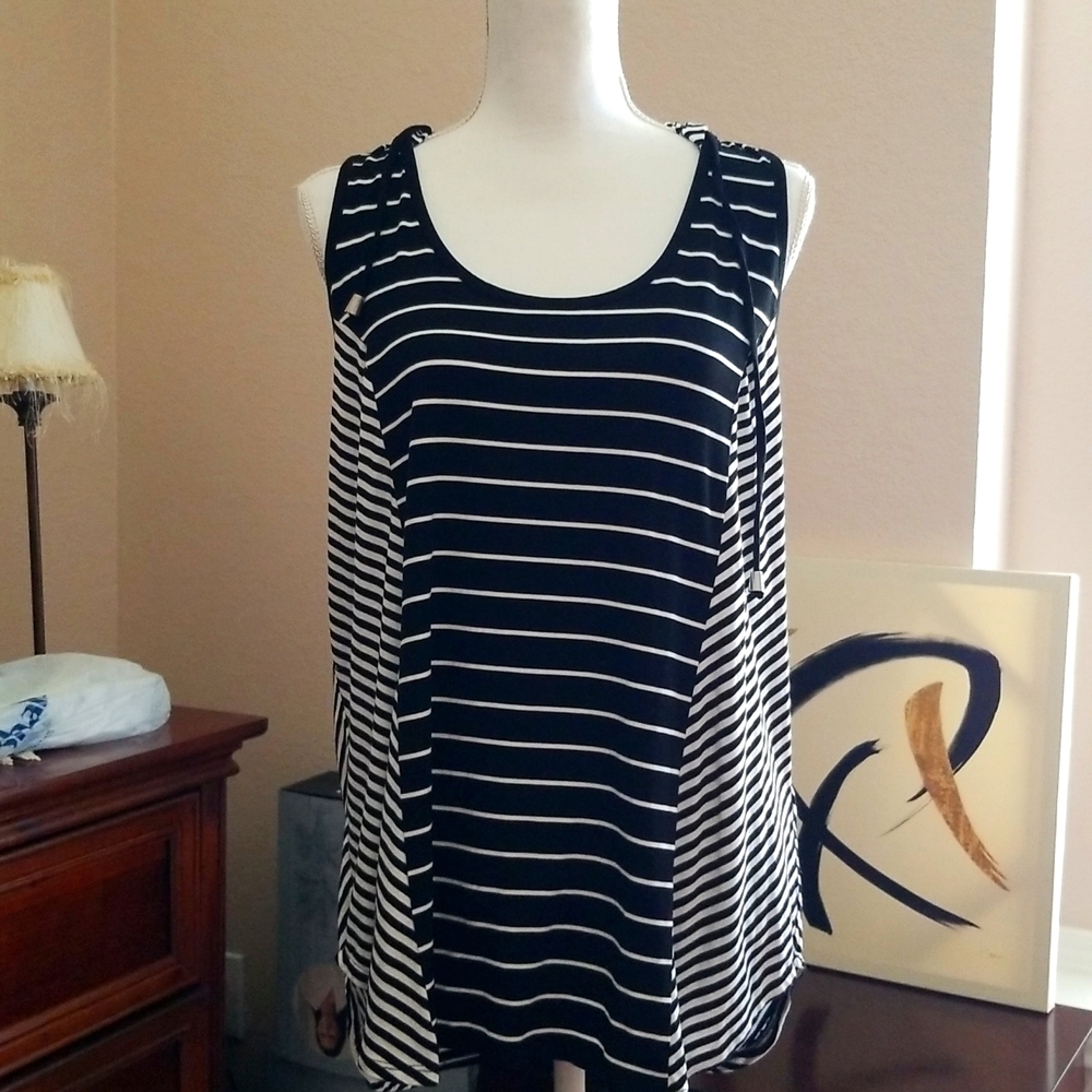 Hooded tank top